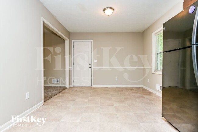 Building Photo - 1407 Colony East Circle