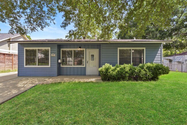 Building Photo - 950 Lamonte Ln