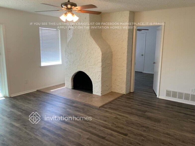Building Photo - 8132 Cross Dr