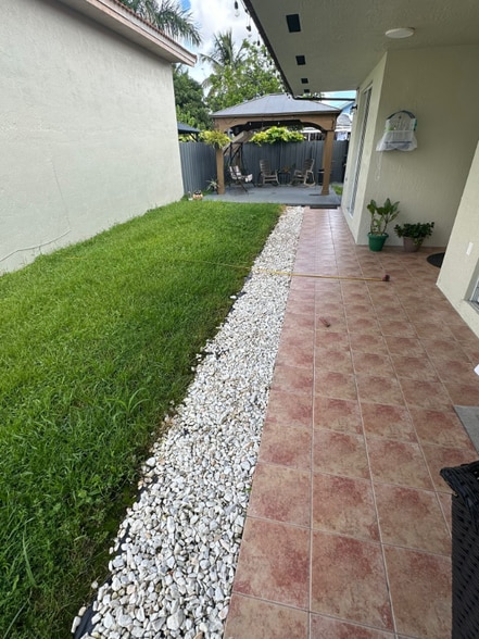 Building Photo - 16909 SW 141st Ct