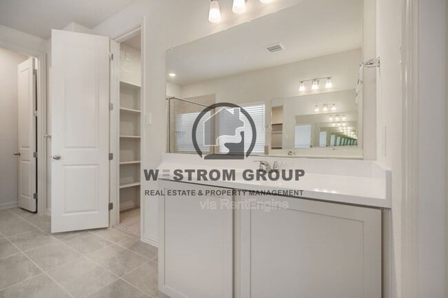 Building Photo - 912 Alberta Spruce Rd