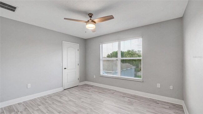 Building Photo - 3833 Siskin Dr