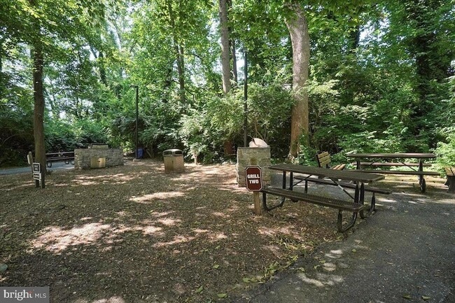 Building Photo - 5225 Pooks Hill Rd