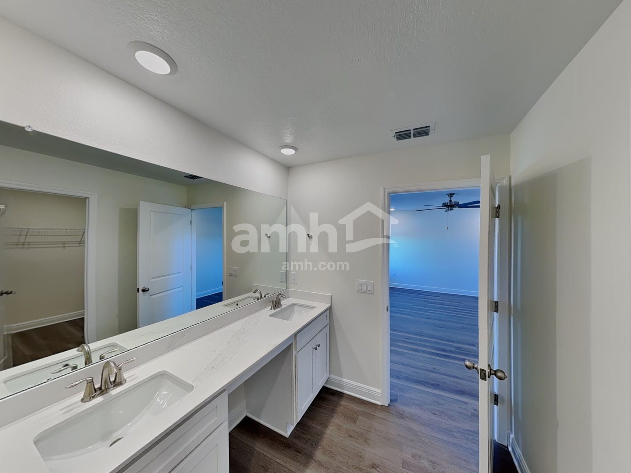 Building Photo - 6006 Sycamore Pl St