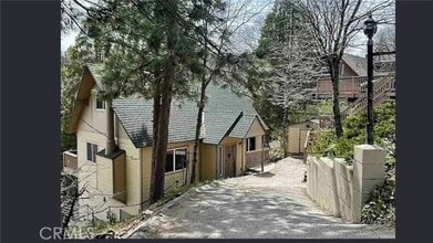 Building Photo - 27425 Peninsula Dr