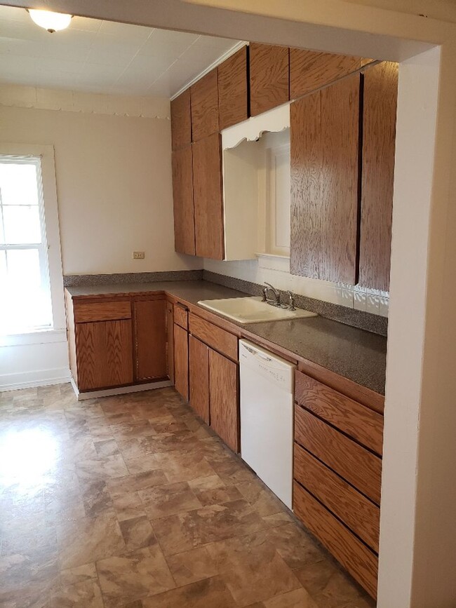 Building Photo - STATUS: AVAILABLE  | R93H | $1695