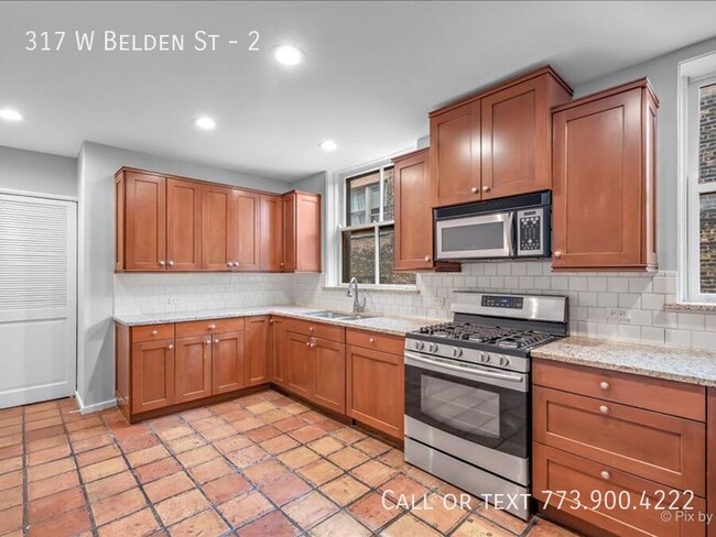 Building Photo - Lincoln Park Extra Large 3 bedroom 2 bath
