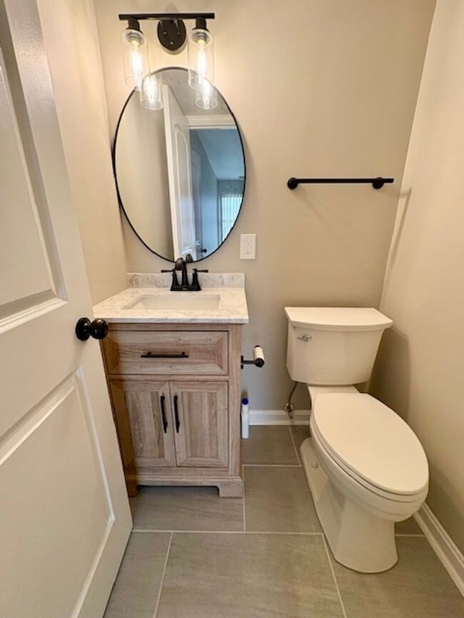 Building Photo - 2109 Greenery Ln