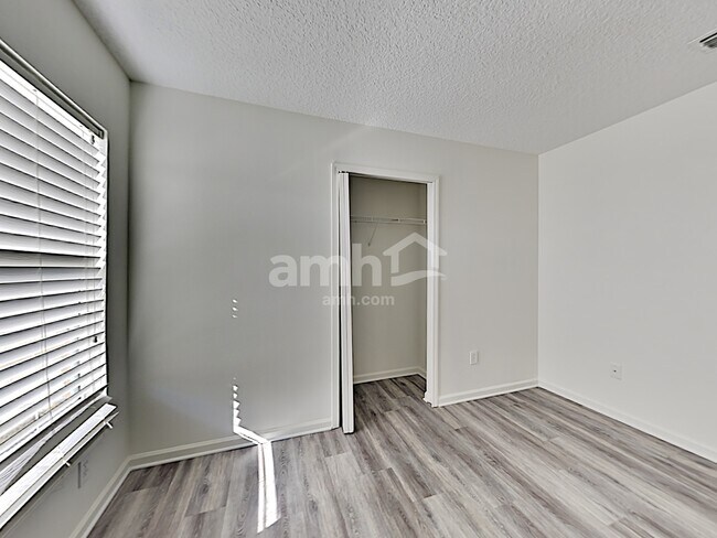 Building Photo - 11413 Riverstone Way
