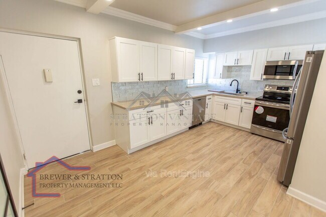 Building Photo - 351 E Thomas Rd