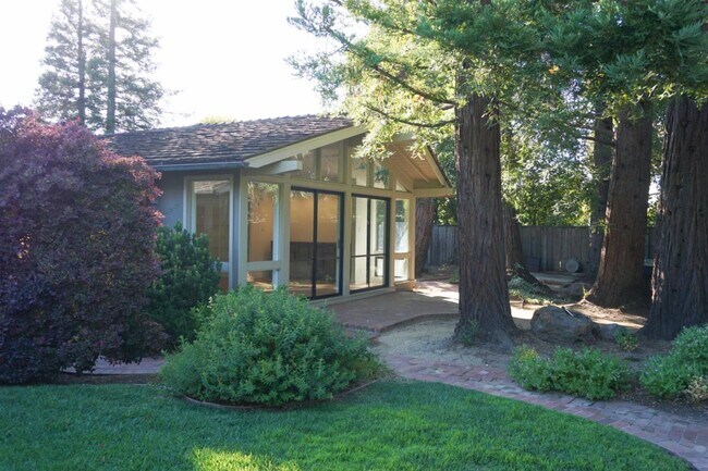 Building Photo - 30 Genevra Rd