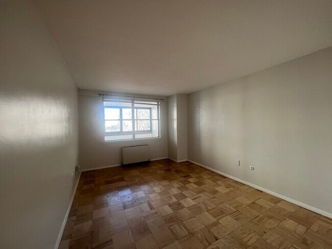 Building Photo - 8 Whittier Pl