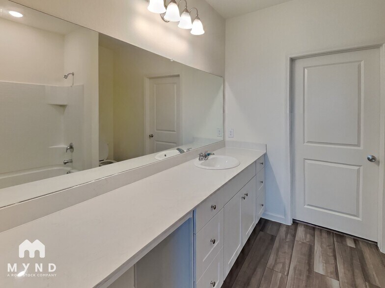 Building Photo - 5549 Ladytown Ln