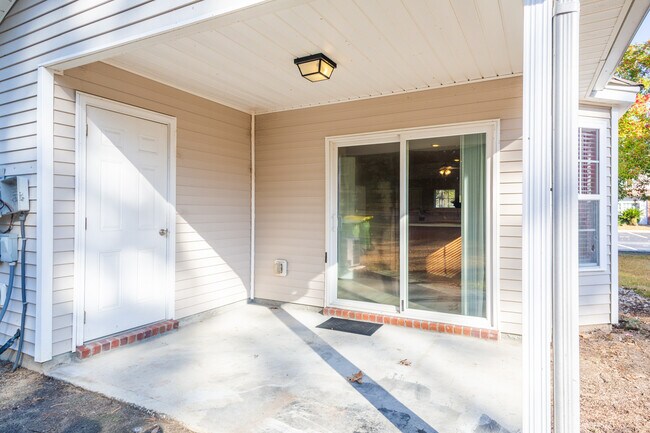 Building Photo - 192 Sonata Cir