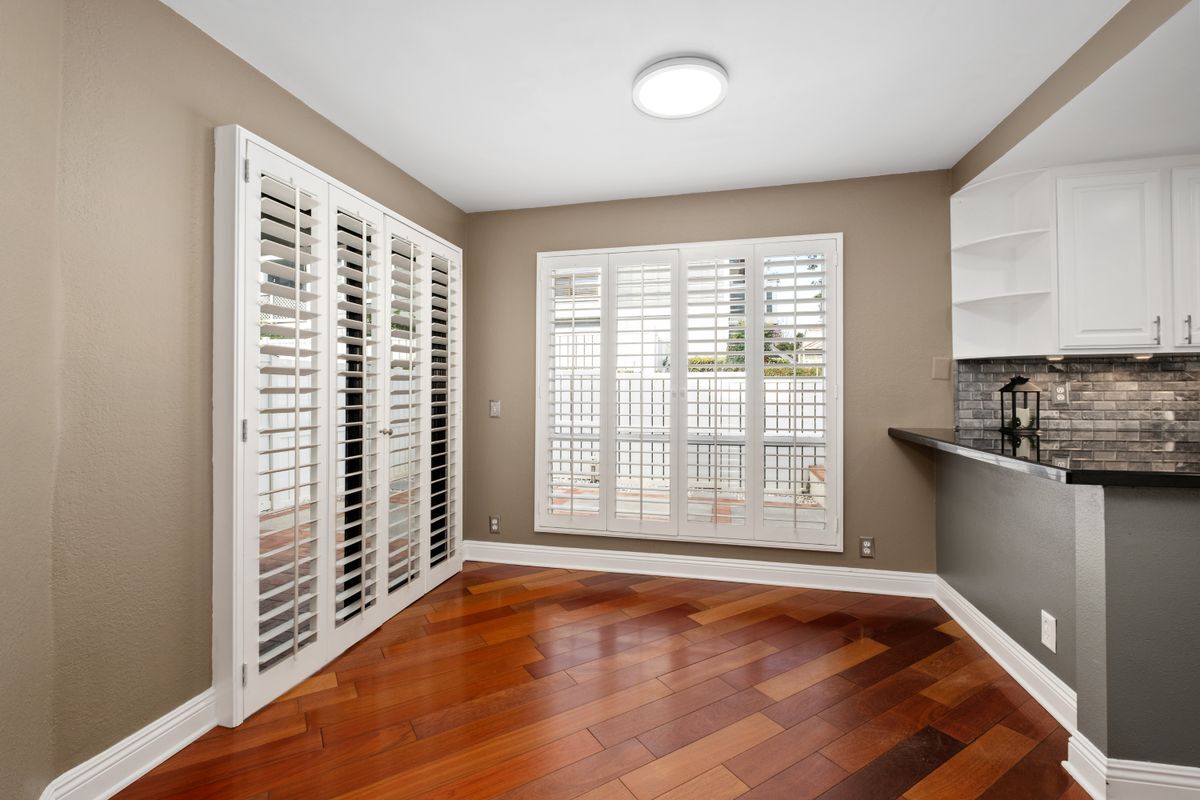 Building Photo - 7 Oak Spring Ln