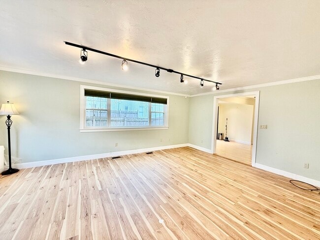 Building Photo - 23 Gardner Ave