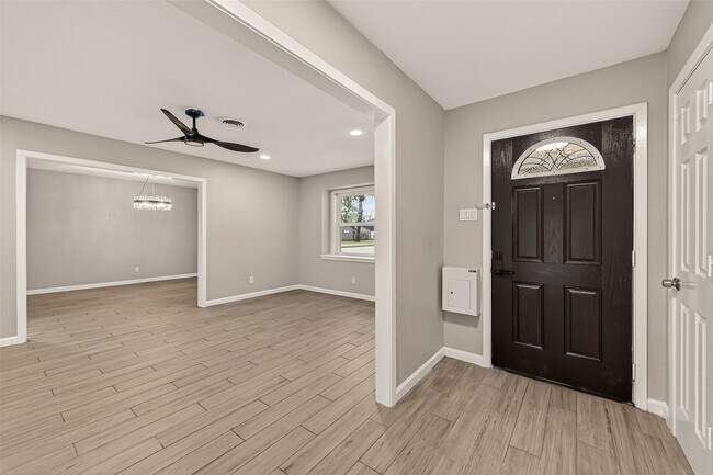 Building Photo - 4955 Wigton Dr