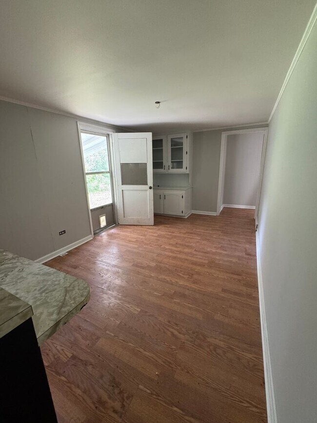 Building Photo - Single Family Residence