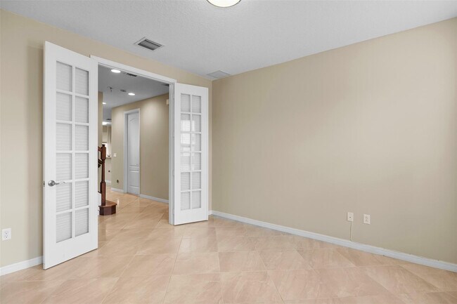 Building Photo - 5224 SW 77th Way