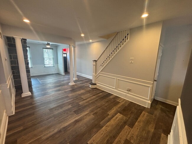 Building Photo - Charming 3-Bedroom Home in Desirable Bridg...