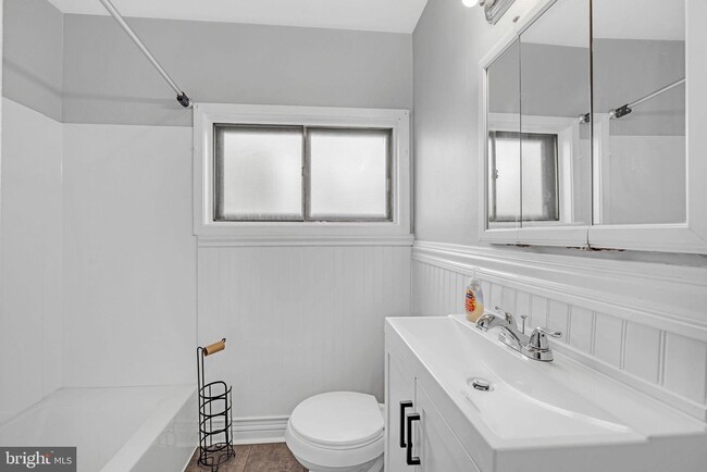Building Photo - 136 Brookside Blvd