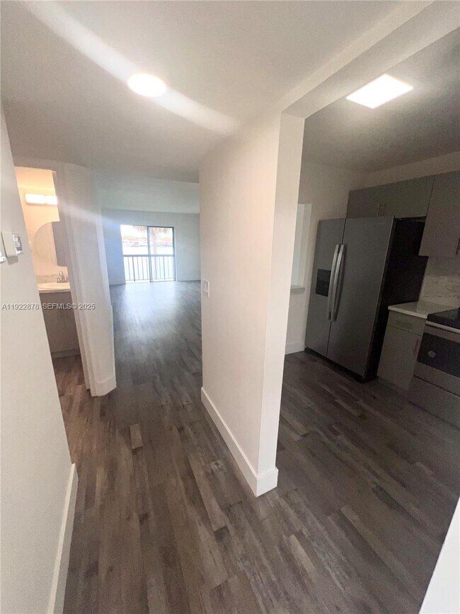 Building Photo - 6715 W 26th Dr