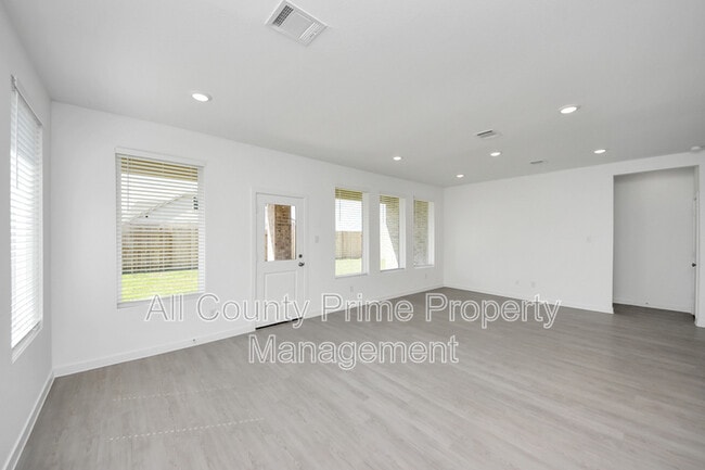 Building Photo - 3029 Avenida Sonoma Dr