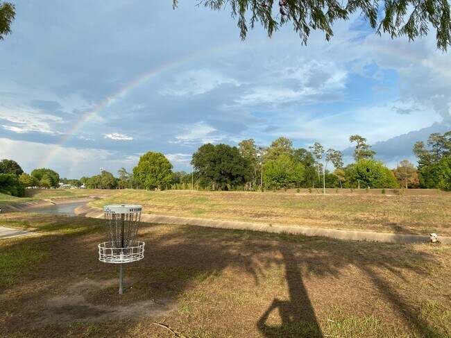 Building Photo - 5036 Golden Forest Dr