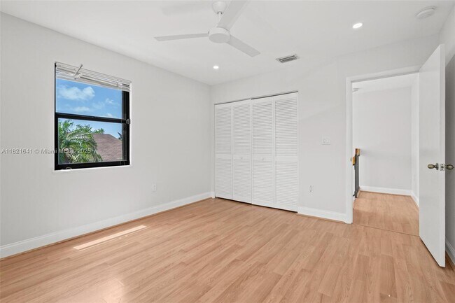 Building Photo - 9148 SW 129th Ln