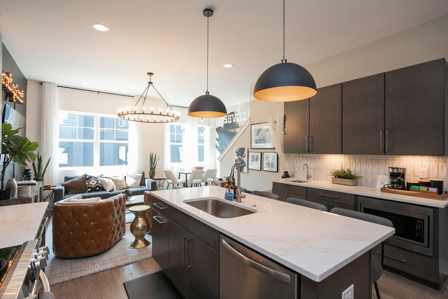 Building Photo - 1405 Napoleon St