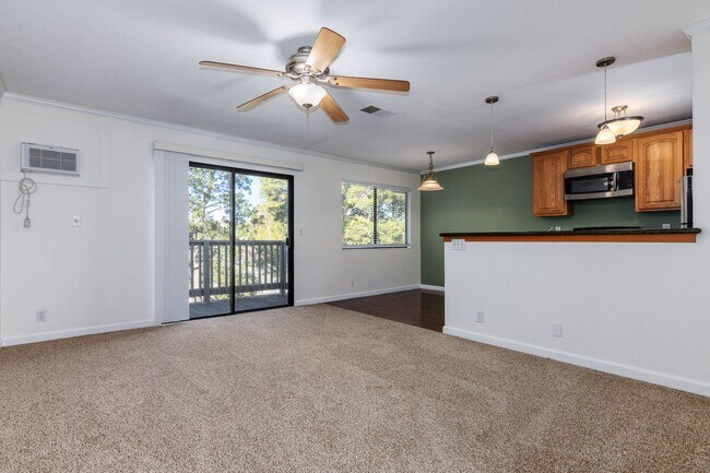 Building Photo - Upstairs, 1 bedroom, Benicia Highlands on Cambridge Drive