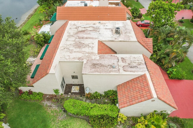 Building Photo - 6565 Las Flores Dr