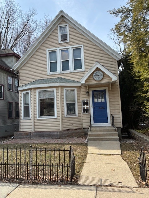 Building Photo - 1046 E Gorham St