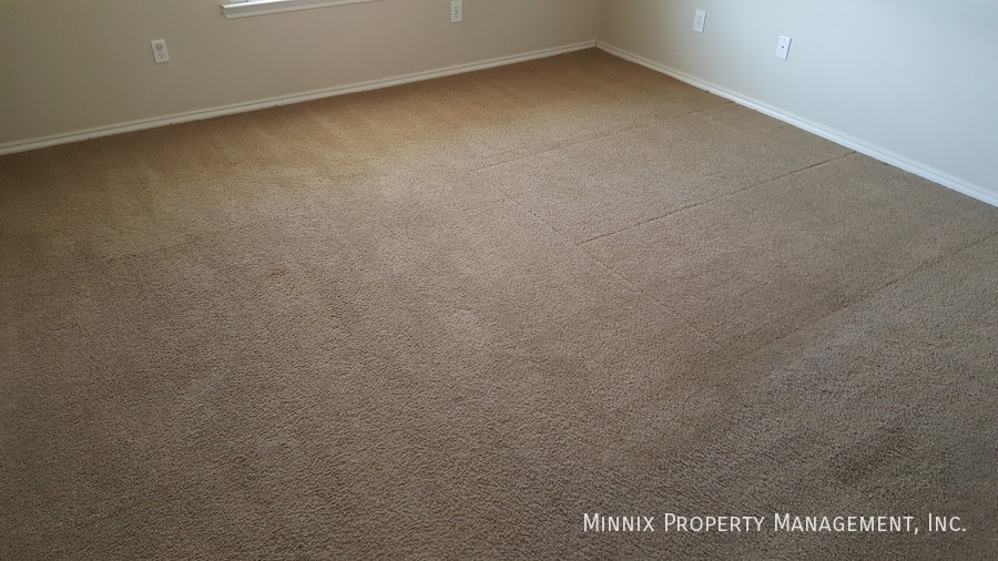 Building Photo - 515 N Kline Ave