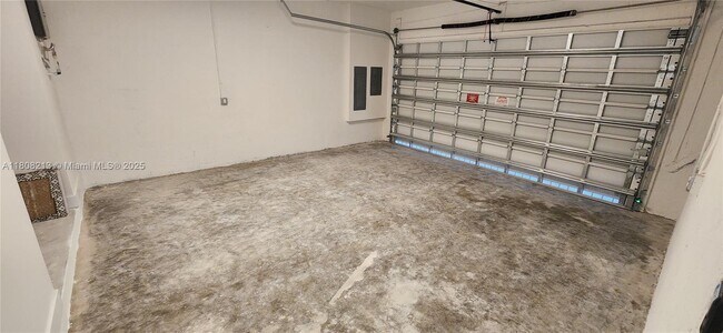 Building Photo - 8314 SW 120th Ter