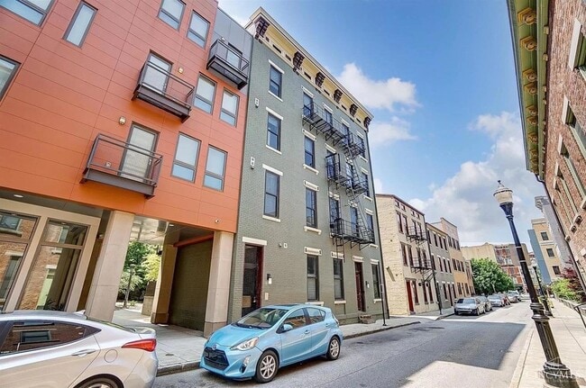 Building Photo - 27 Mercer St