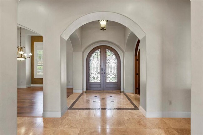 Building Photo - 8600 Bluegrass Dr