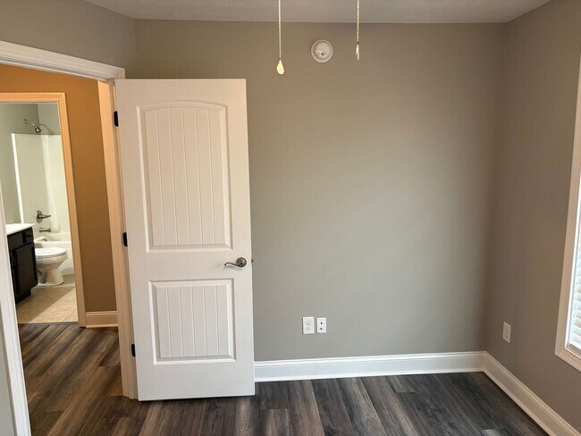 Building Photo - 7013 Golgotha Dr