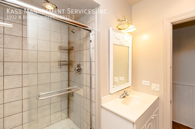 Building Photo - 1932 N Bissell St