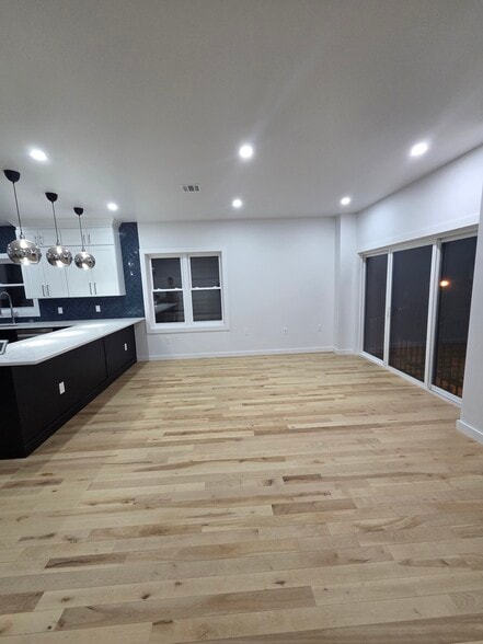 Building Photo - 15 Voorhees St