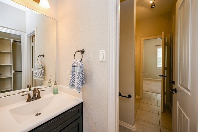 Building Photo - 5315 Little Creek Ct