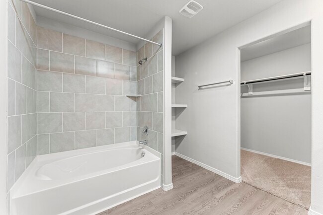 Building Photo - 603 Levine Ct