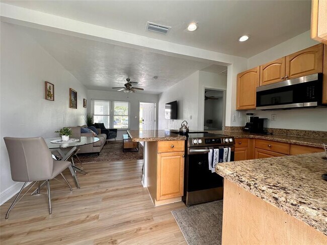 Building Photo - 5411 NE 22nd Terrace