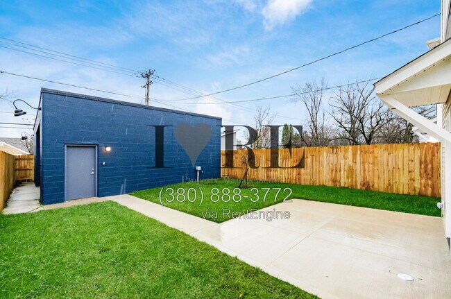 Building Photo - 976 Ellsworth Ave