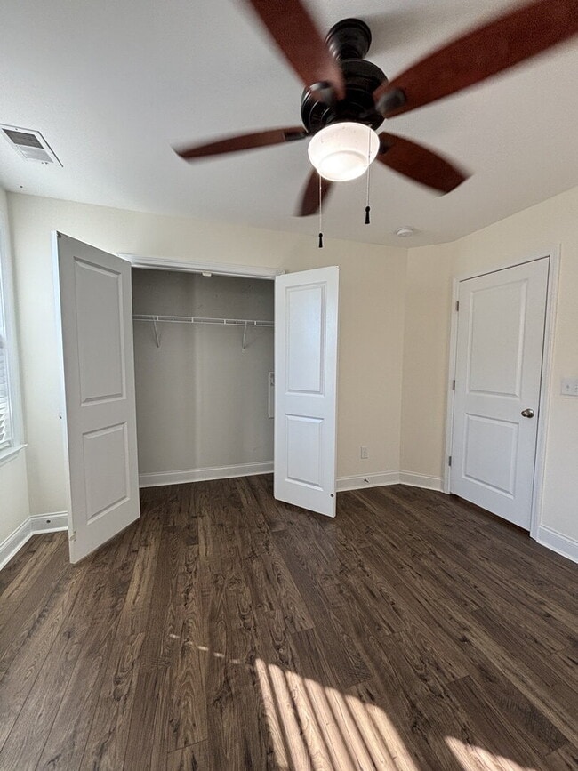 Building Photo - 608 Ravensridge Ln