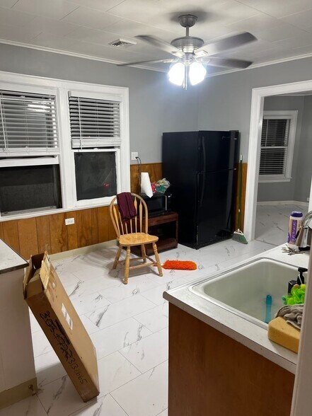 Building Photo - 375 Military Rd