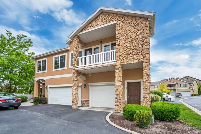 Building Photo - 1068 Canyon Meadow Dr