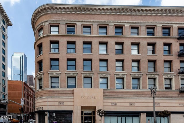 Building Photo - 257 S Spring St