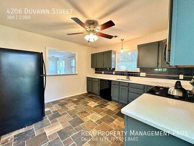 Building Photo - 4206 Duvawn St