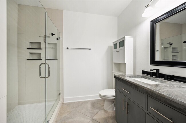 Building Photo - 1011 Studemont St